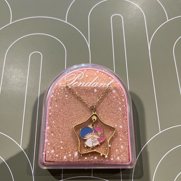 Vintage LITTLE TWIN STARS Sanrio Japan Rare Necklace Pendant Kiki Lala Gold 1976 - Picture 7 of 7